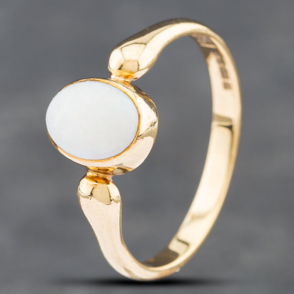 Product photograph of Pre-owned 9ct Yellow Gold Opal Dress Ring 41102432 from The Jewel Hut