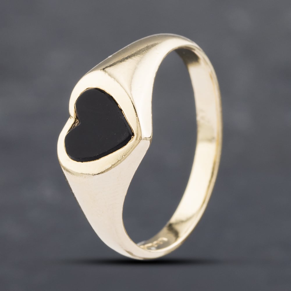 Product photograph of Pre-owned 9ct Yellow Gold Onyx Heart Signet Ring 41102583 from The Jewel Hut