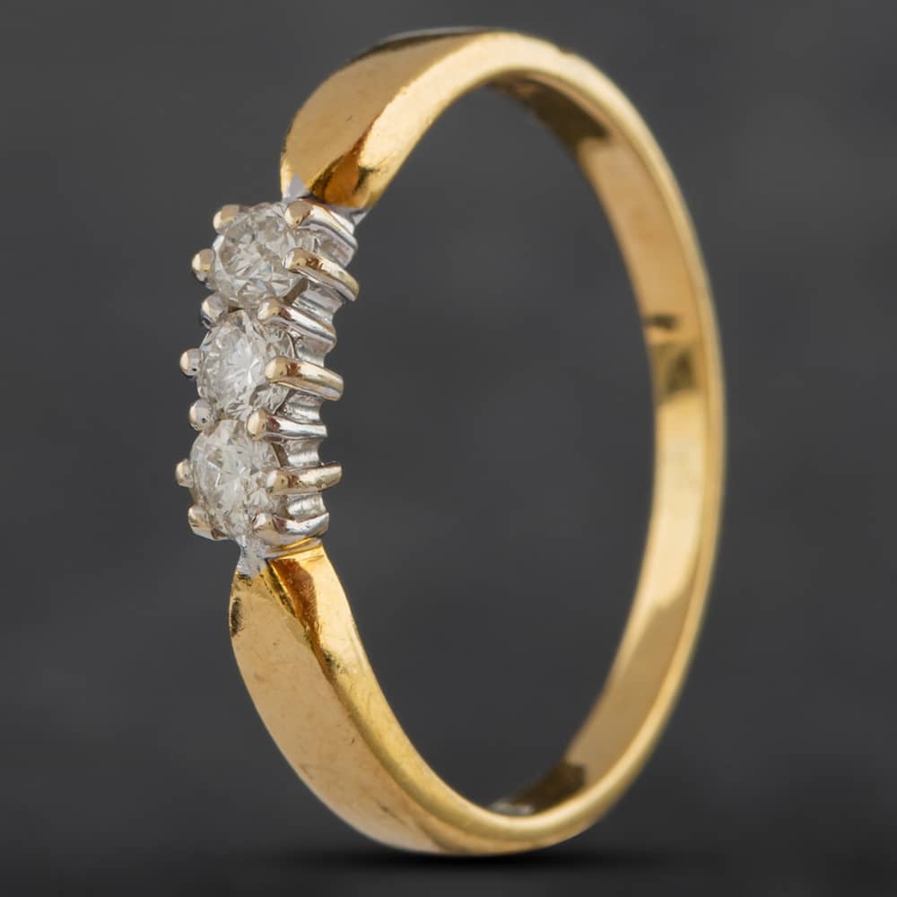 Product photograph of Pre-owned 18ct Yellow Gold 0 25ct Diamond Three Stone Ring 4158932 from The Jewel Hut