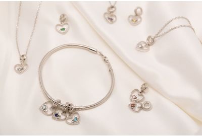 December Birthstone with Rosa Lea