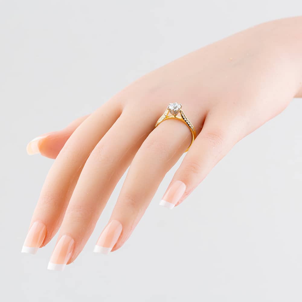 18ct Yellow Gold Certificated 0.90ct Brilliant Cut Diamond Shoulder Set Solitaire Ring 10637/18PT/M020(.70ct)