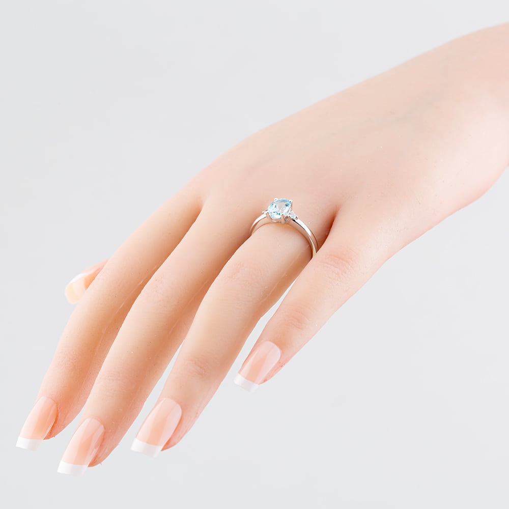 18ct White Gold Oval Cut Aquamarine & Brilliant Cut Diamond Three Stone Ring R28085-AQ M