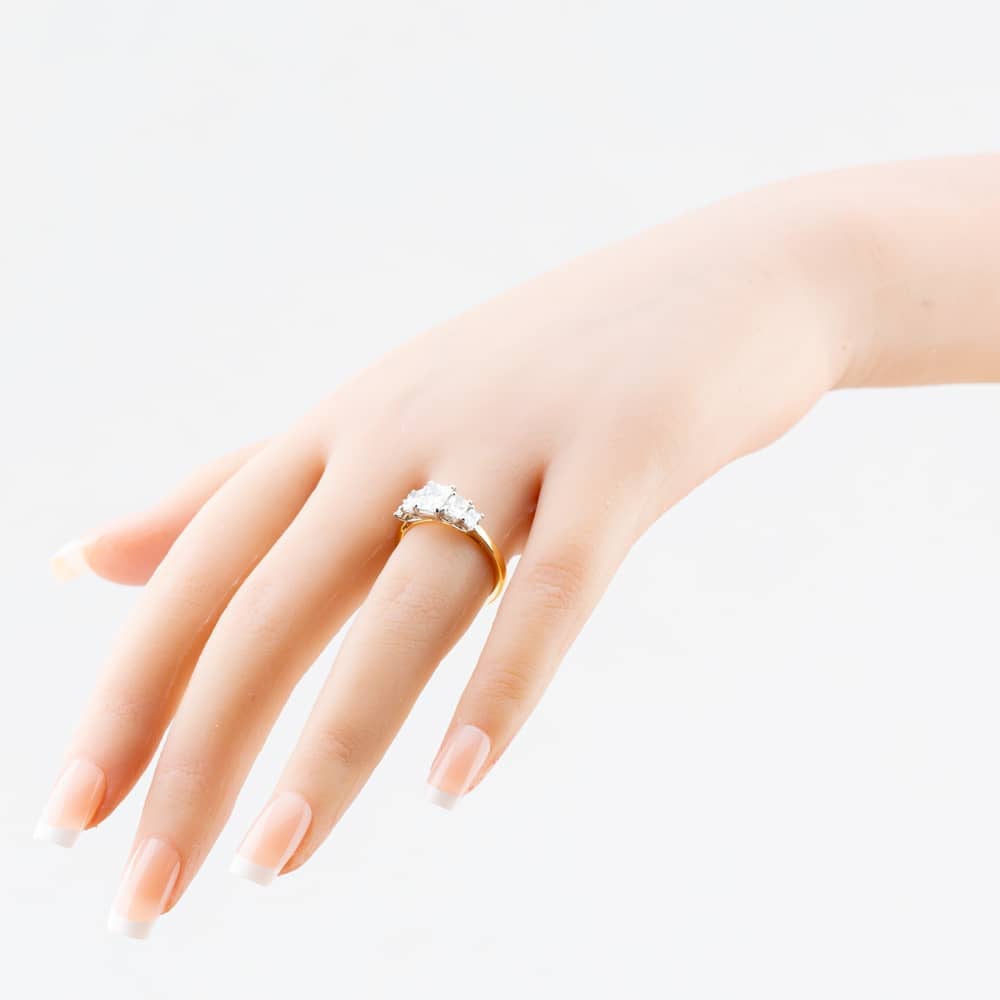 18ct Yellow Gold Certified 1.63ct Radiant Cut Diamond Five Stone Ring RN10763