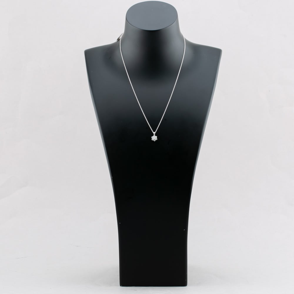 18ct White Gold Approx 0.50Ct Diamond Daisy Cluster Pendant Necklace KDCP50/31719C