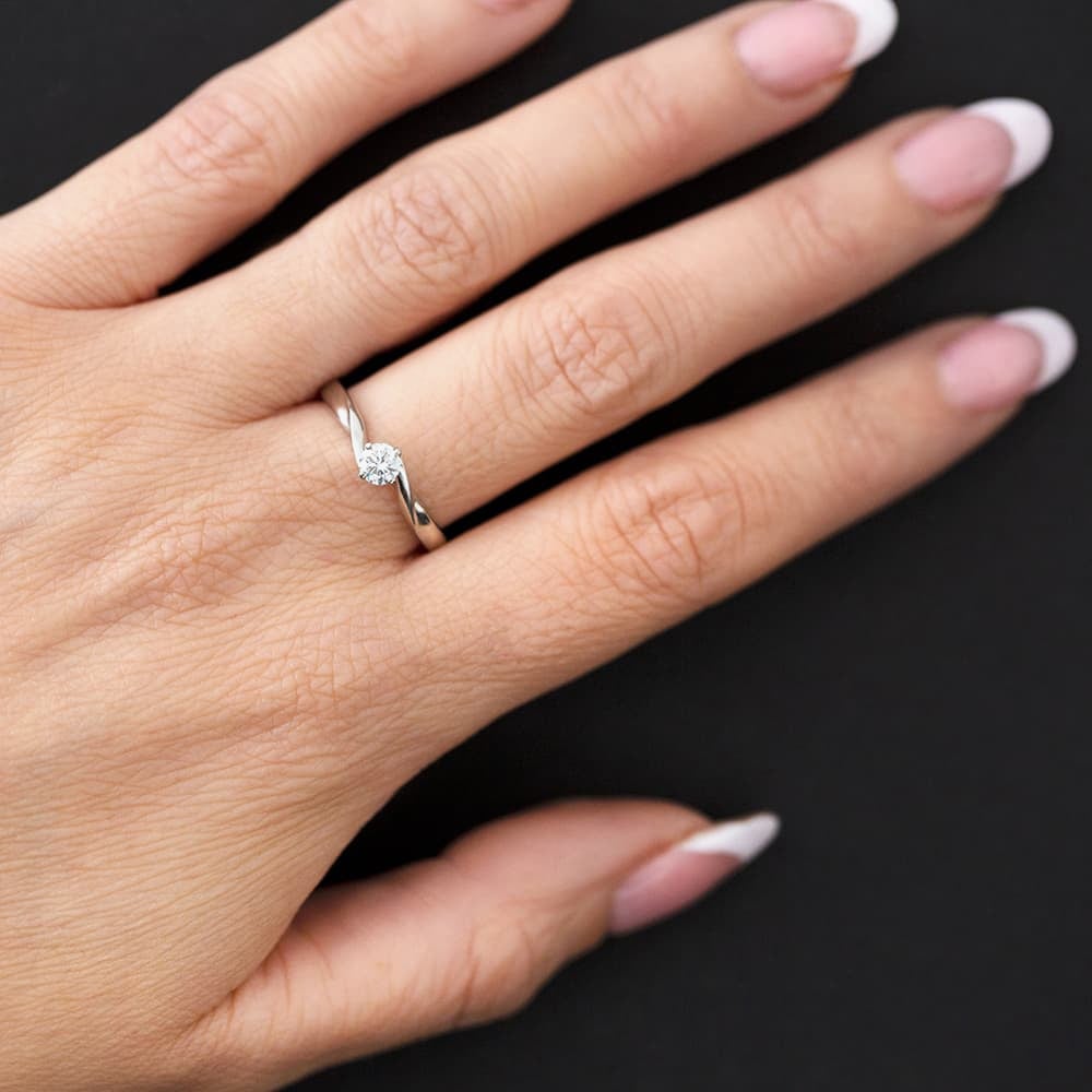 1888 Collection Platinum 0.25ct Brilliand Cut Diamond Twist Solitaire Ring RI-1027(.25CT PLUS)