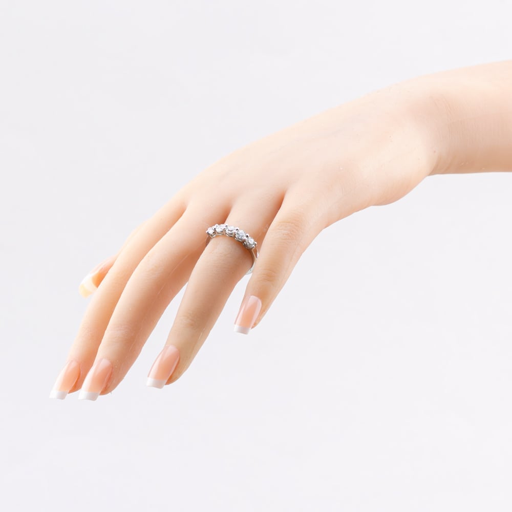 1888 Collection Platinum Certificated 1.00ct Round Cut Diamond Five Stone Ring HET1001(1.00CT PLUS)