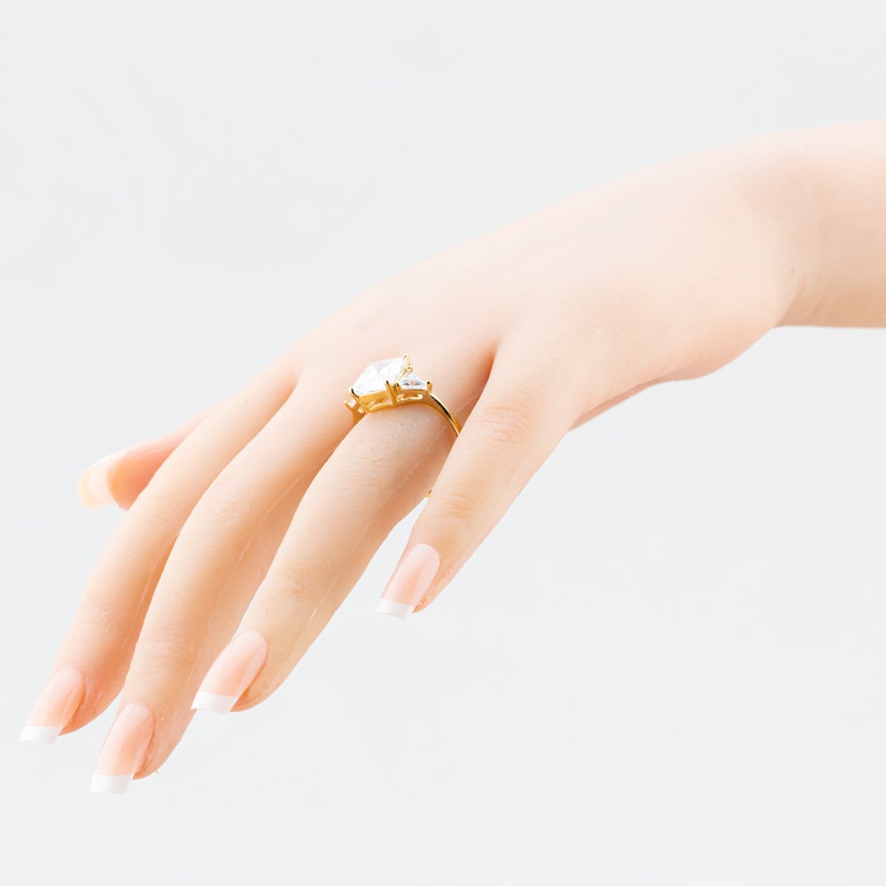 9ct Yellow Gold 3-Stone Crystal Ring 1.84.5109
