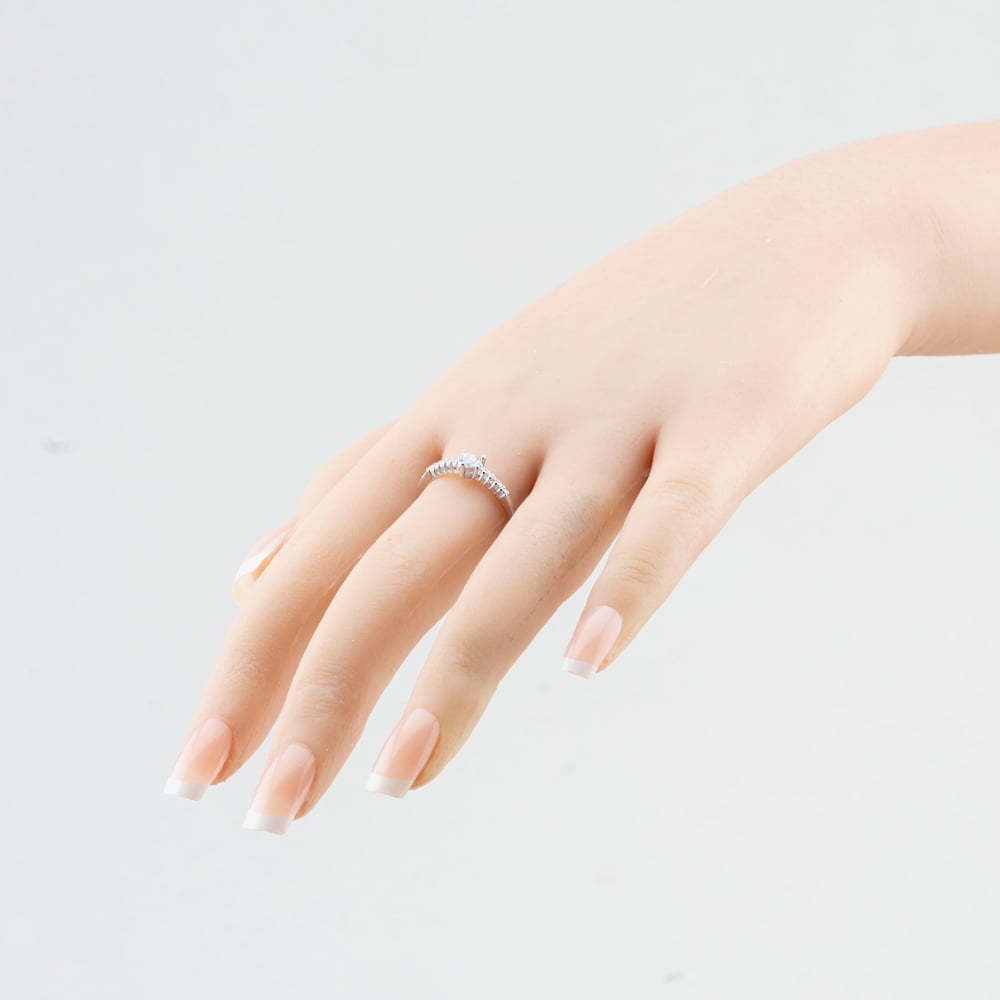 Fashionista Silver Sterling Silver Heart Cut Cubic Zirconia Shoulder Set Solitaire Ring S2112