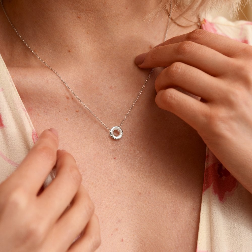 Hot Diamonds Amulets Silver Circle Pendant Necklace DP892