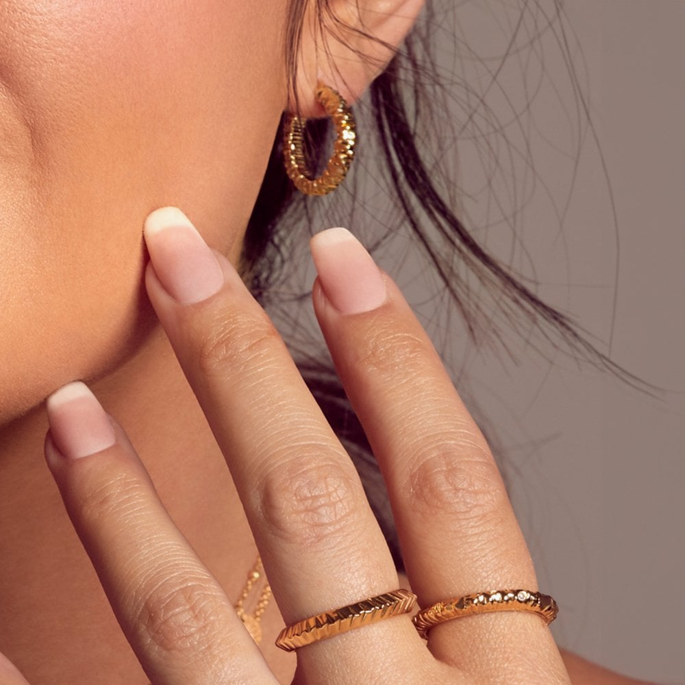 Hot Diamonds Believe 18ct Gold Plated Diamond Textured Hoop Earrings DE685