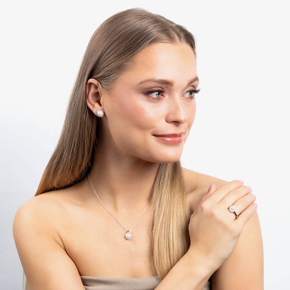 Diamonfire Silver Shell Pearl Cubic Zirconia Halo Pendant Necklace P5537