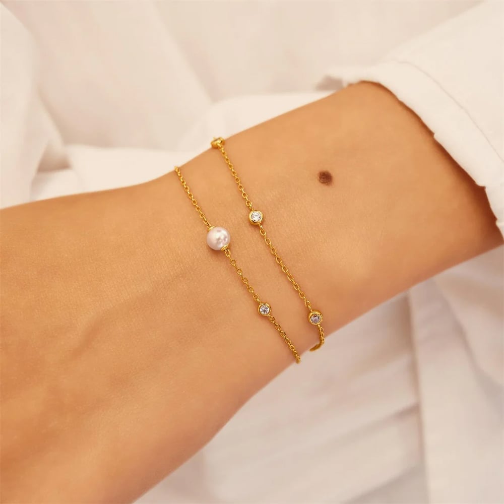 Ania Haie Luna Gaze 14ct Gold Plated Shell Pearl & Bezel-Set Sparkle Bracelet B075-01G