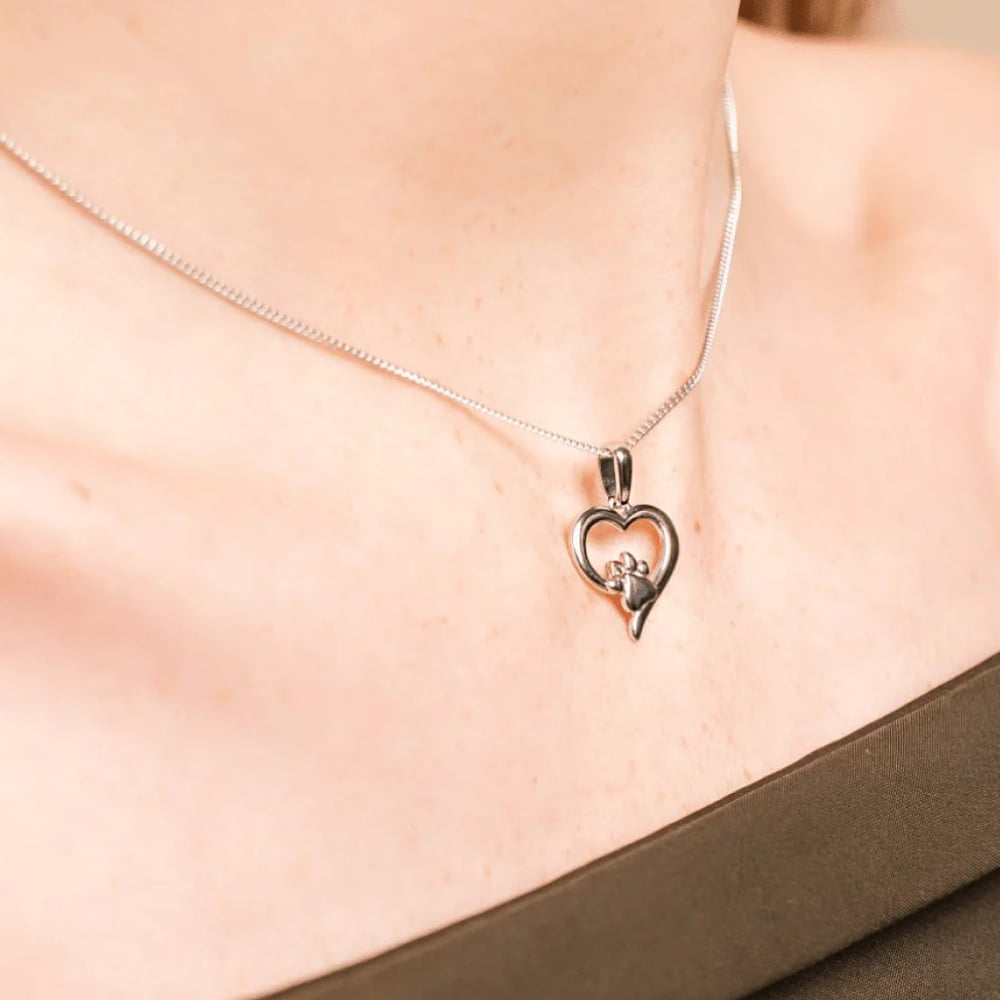 Clogau Ladies Sterling Silver Paw Print Heart Topaz Pendant Necklace 3SPMH769
