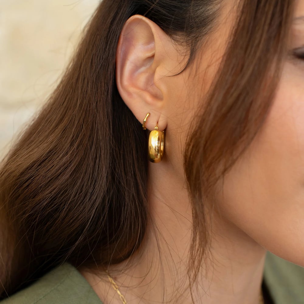 D.Louise Yellow Gold Tone Plated Stainless Steel Bamboo Huggie Hoop Earrings SKE-26