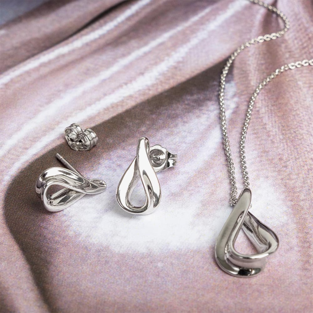 Kit Heath Sterling Silver Serenity Dainty Loop Stud Earrings 41182RP