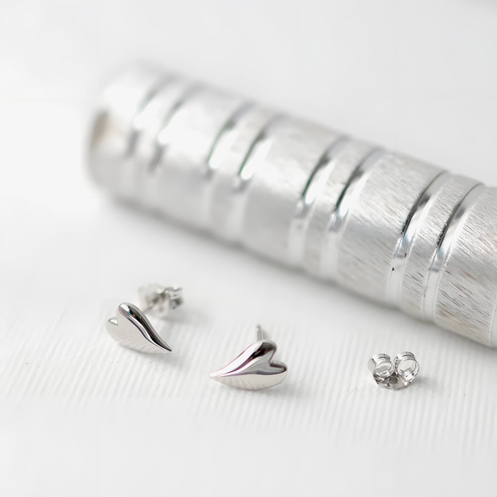 Kit Heath Desire Kiss Mini Heart Stud Earrings 40BK