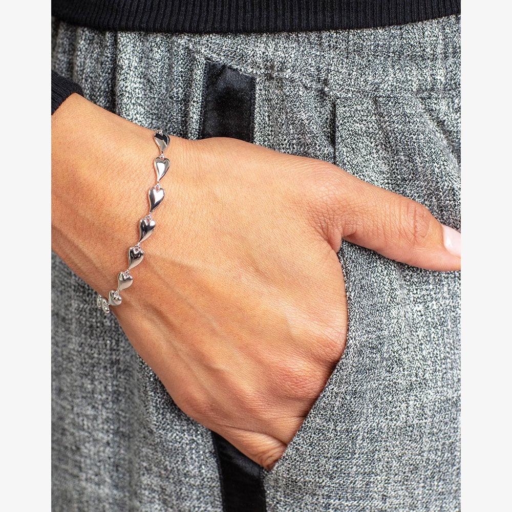 Kit Heath Desire Kiss Linking Hearts 7.5 Inch Bracelet 70LK