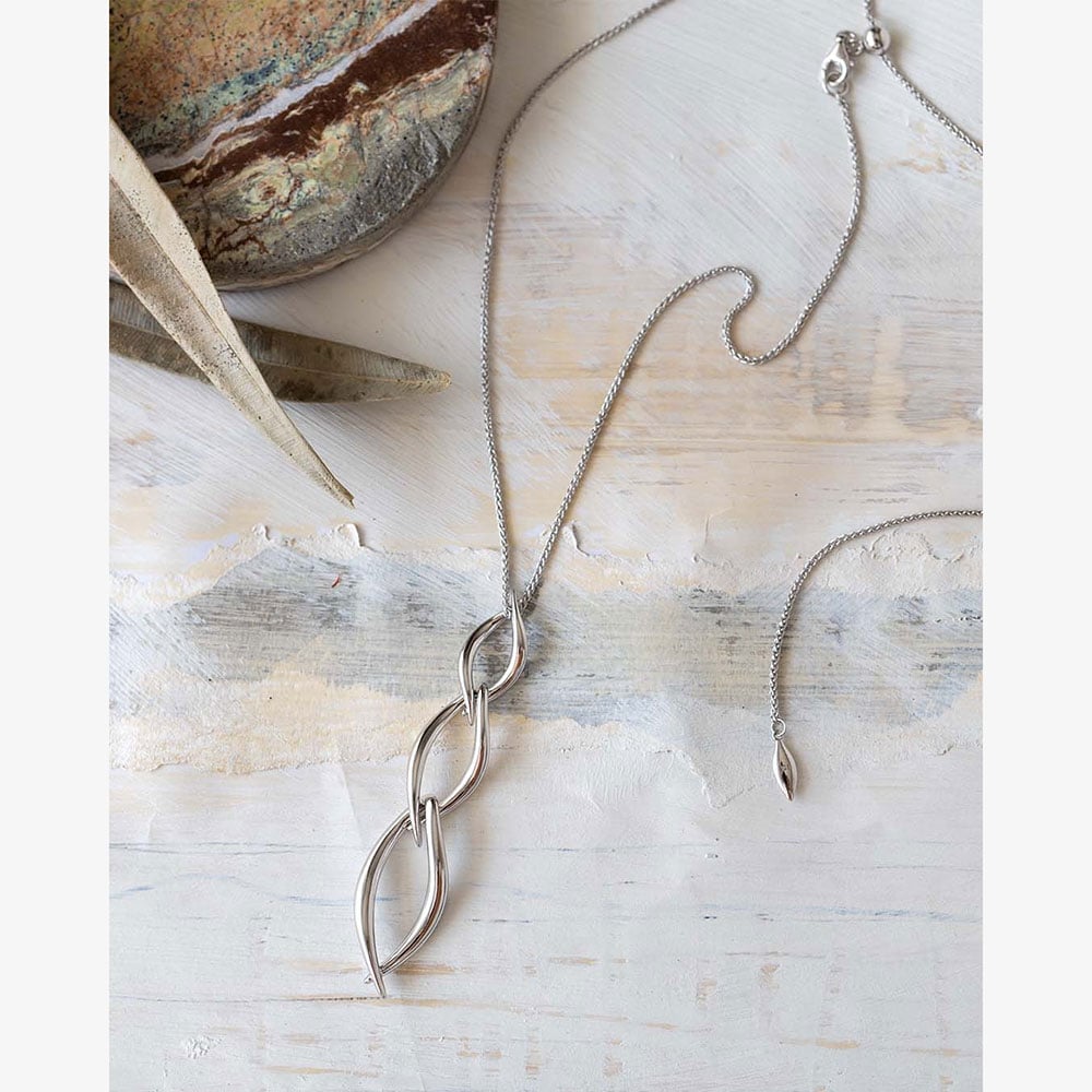Kit Heath Entwine Twine Twist Trio Link 24 Inch Necklace 90229RP