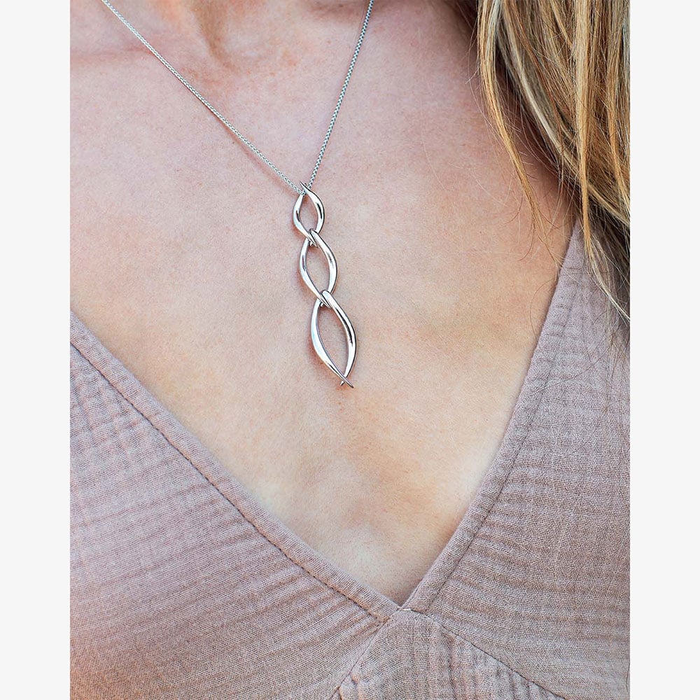 Kit Heath Entwine Twine Twist Trio Link 24 Inch Necklace 90229RP