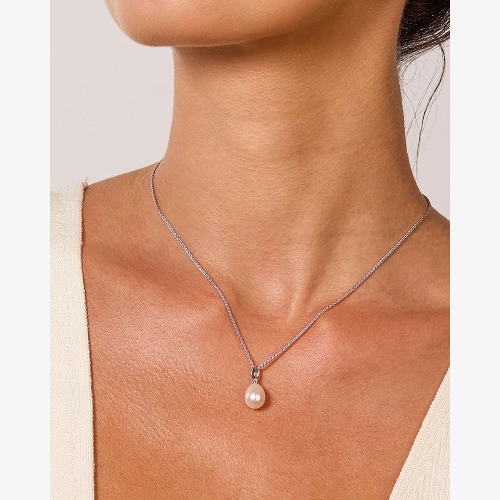 Kit Heath Revival Classic Pearl 20 Inch Necklace 90427FP