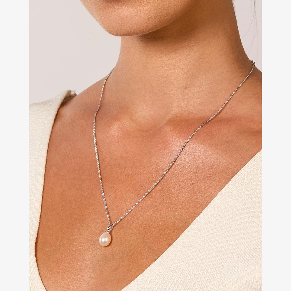 Kit Heath Revival Classic Pearl 20 Inch Necklace 90427FP