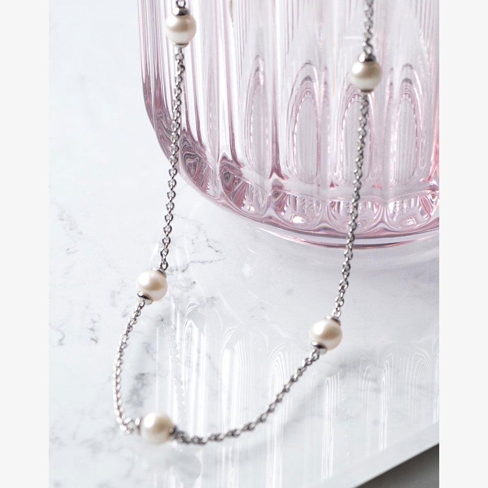 Kit Heath Revival Classic Pearl Round Pearl 18 Inch Station Necklace 90430FP