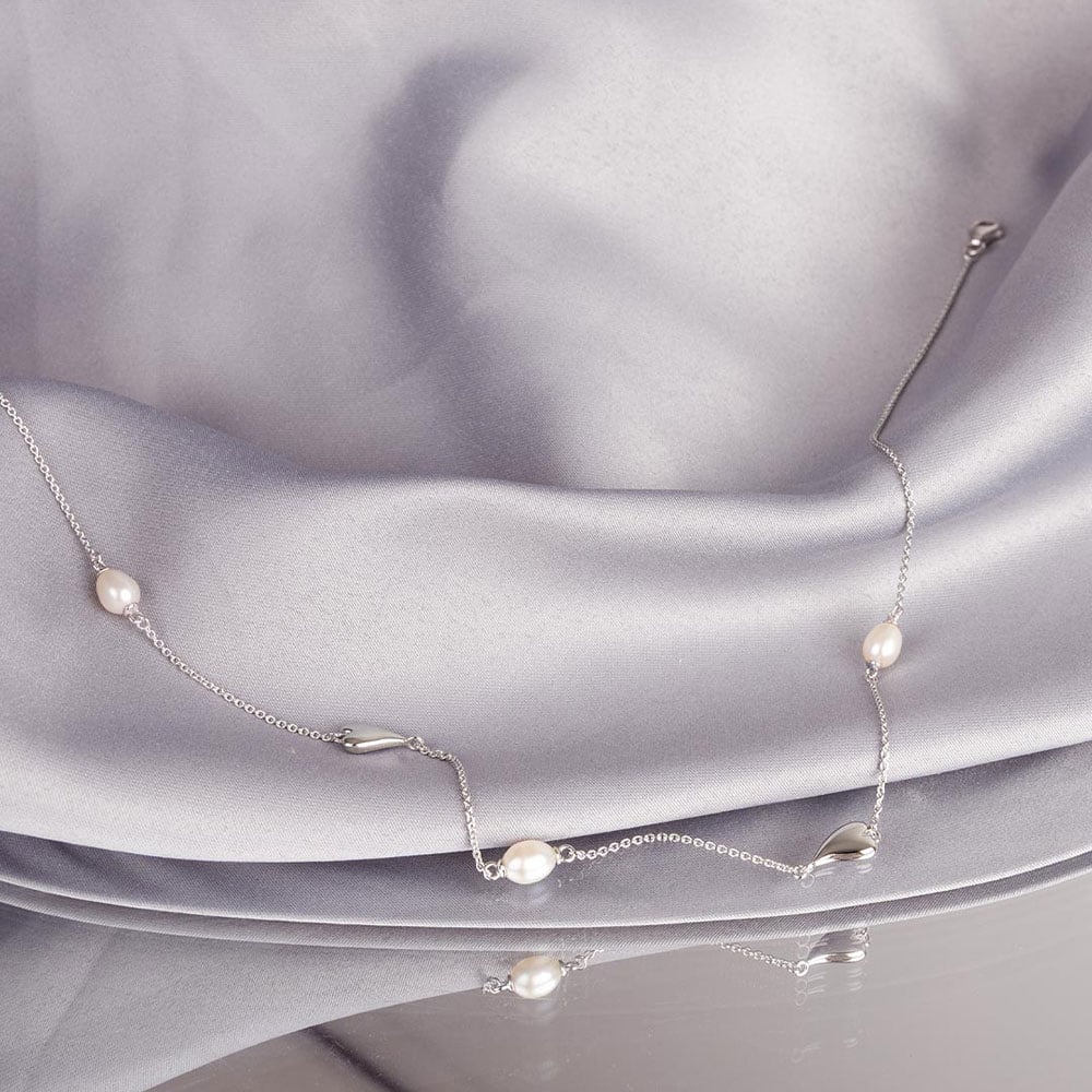 Kit Heath Desire Kiss Pearl 18 Inch Station Necklace 90515FP