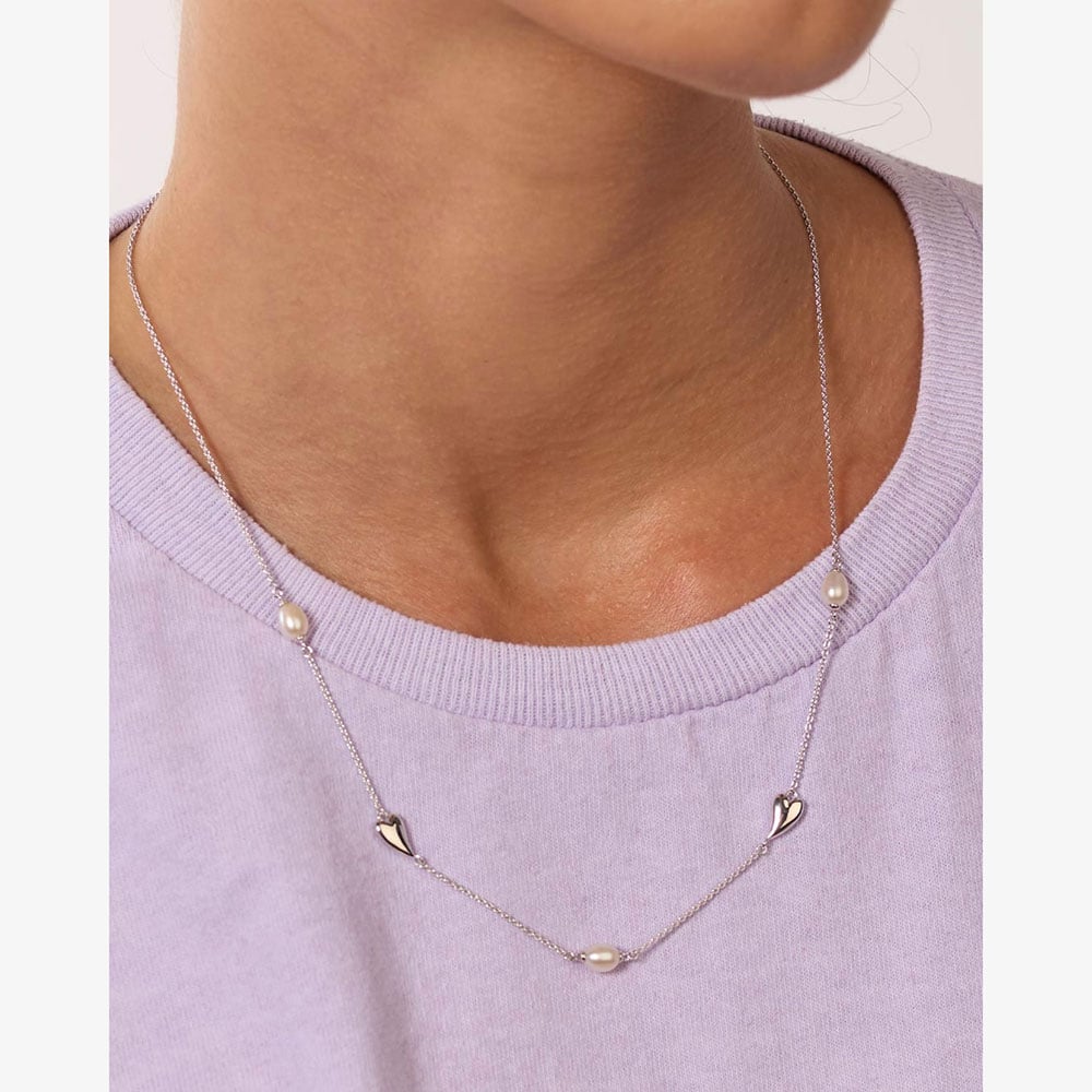 Kit Heath Desire Kiss Pearl 18 Inch Station Necklace 90515FP