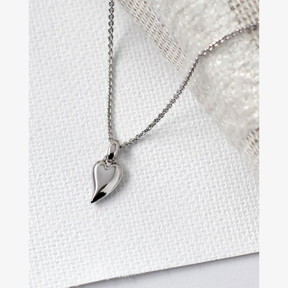 Kit Heath Desire Kiss Mini Heart 17 Inch Necklace 90BJ