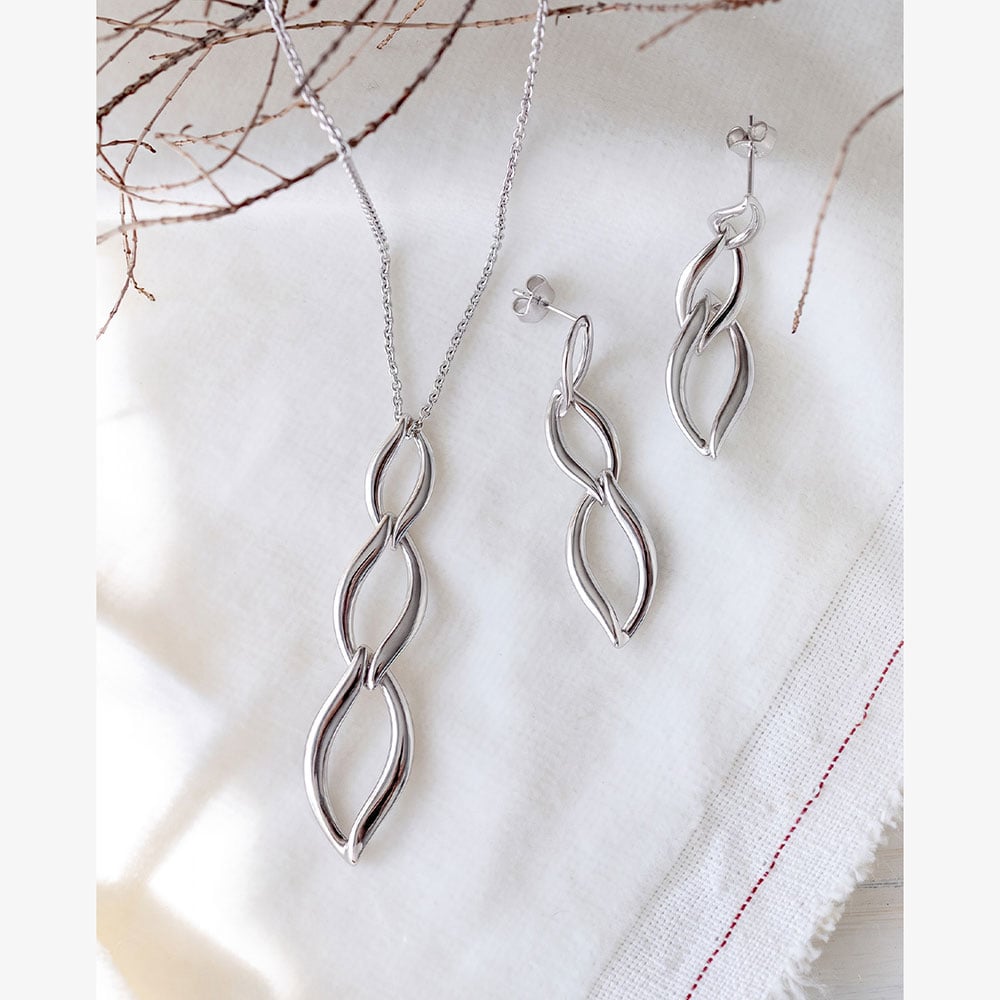 Kit Heath Entwine Twine Link Trio 18 Inch Necklace 91143RP