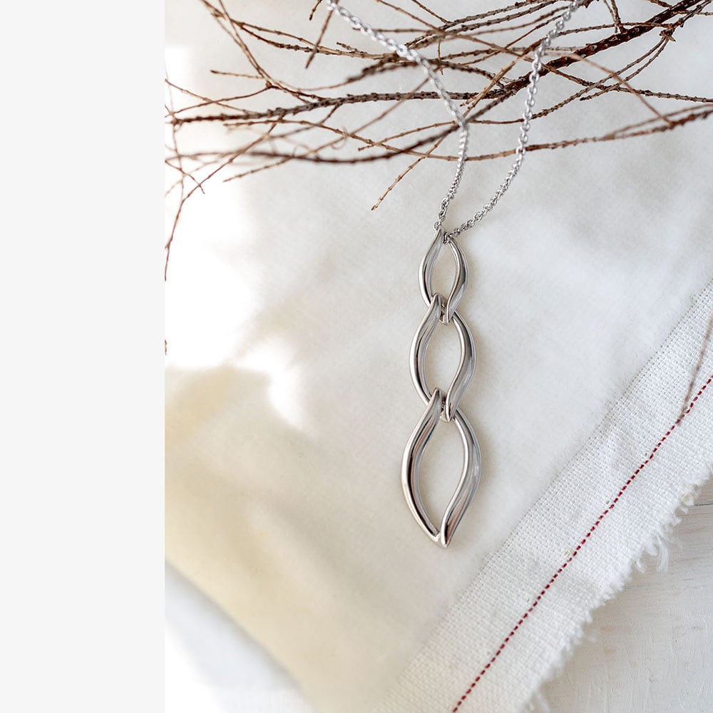Kit Heath Entwine Twine Link Trio 18 Inch Necklace 91143RP