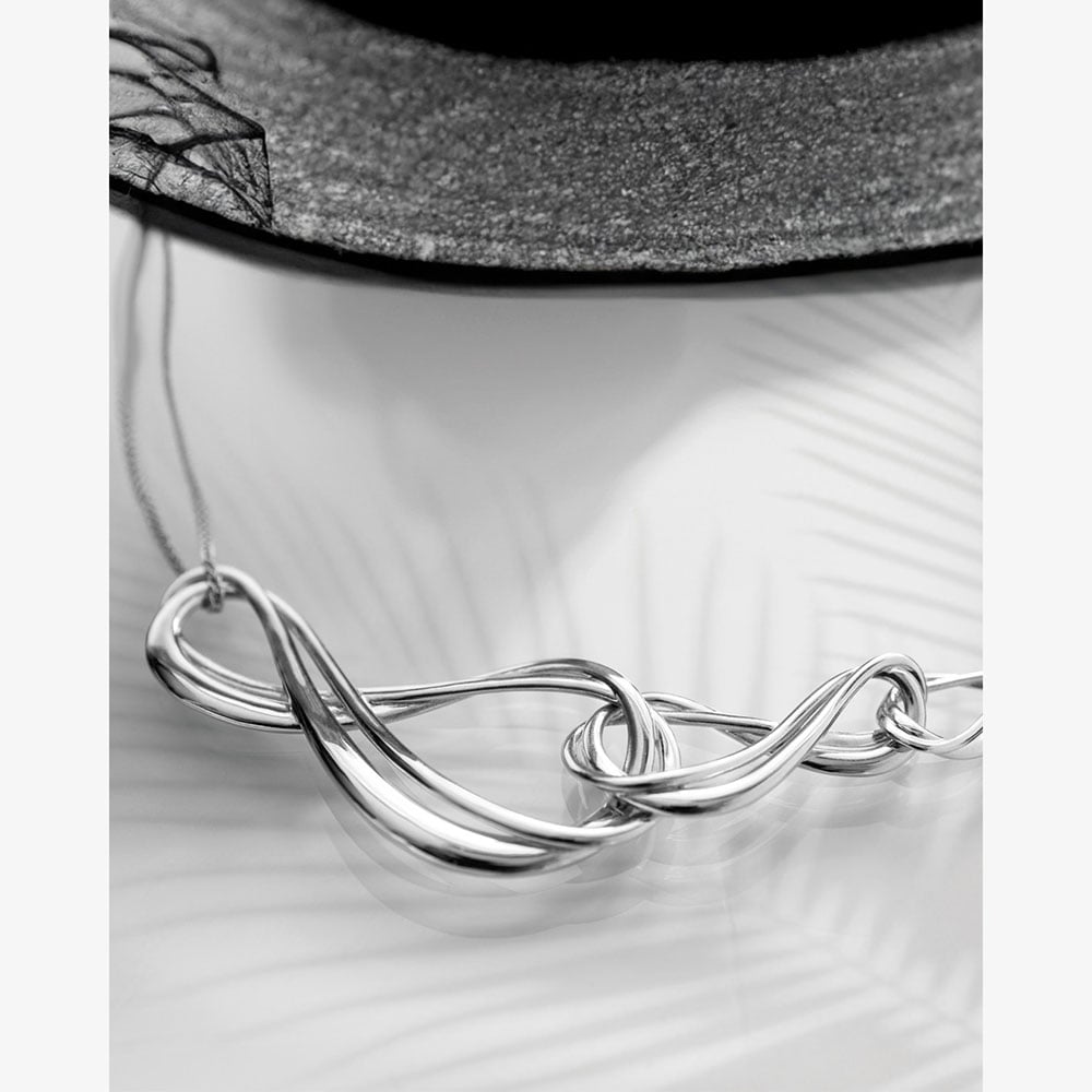 Kit Heath Infinity Grande Triple 18 Inch Necklace 91163RP