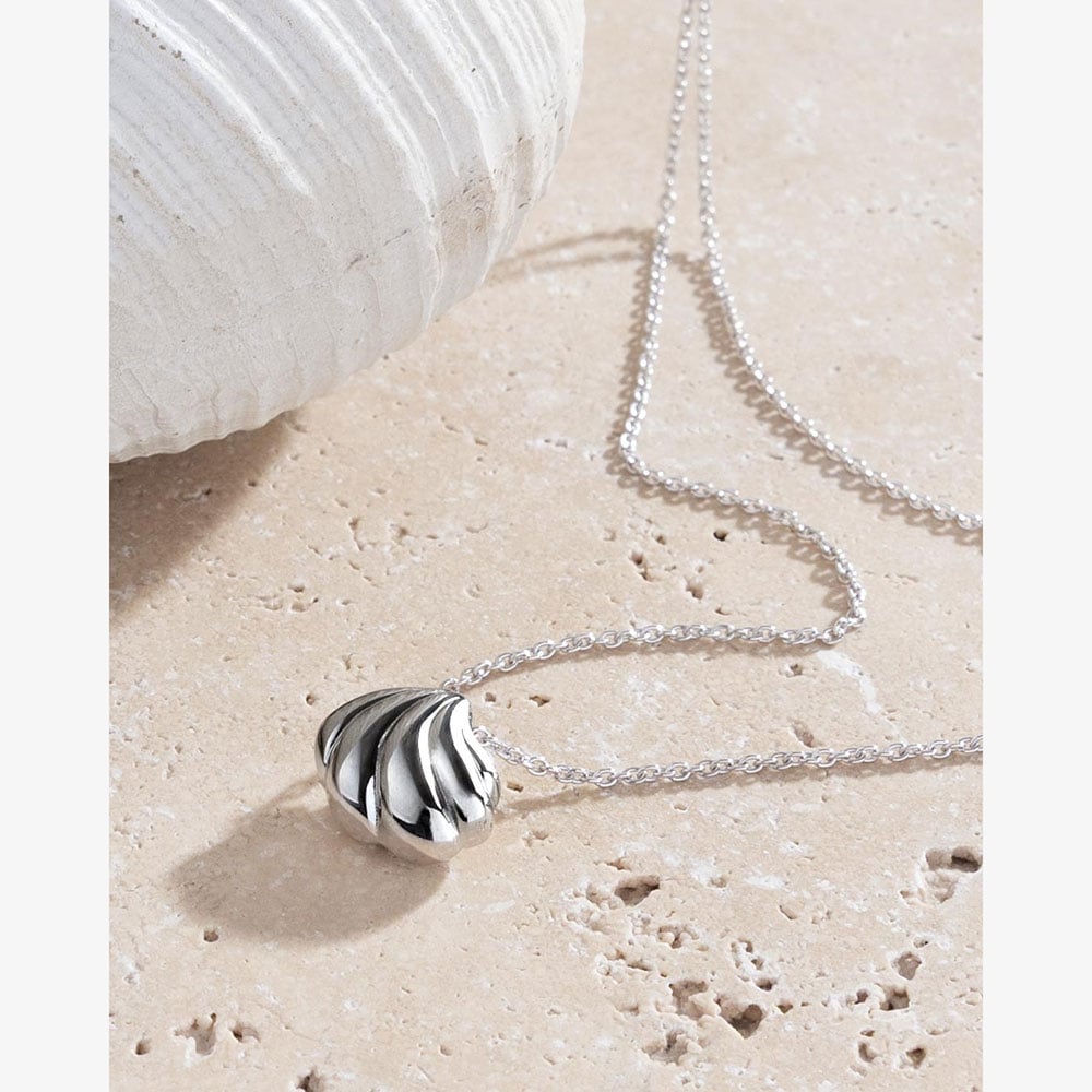 Kit Heath Océane Shell Echo Rounded 18 Inch Necklace 91212RP
