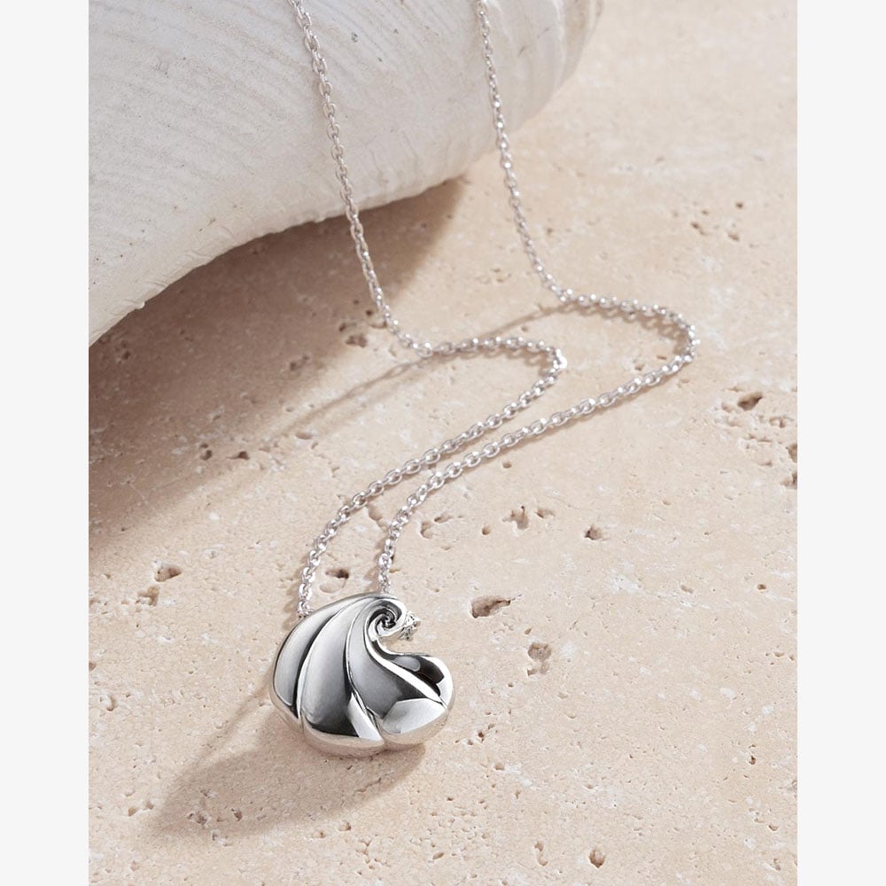 Kit Heath Océane Shell Echo Spiral 18 Inch Necklace 91213RP