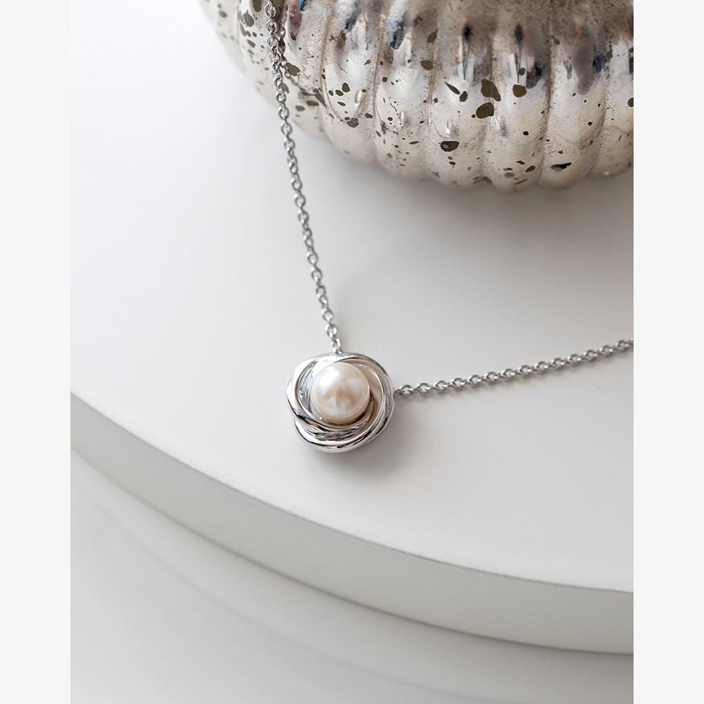 Kit Heath Bevel Trilogy Pearl 18 Inch Necklace 9161FP