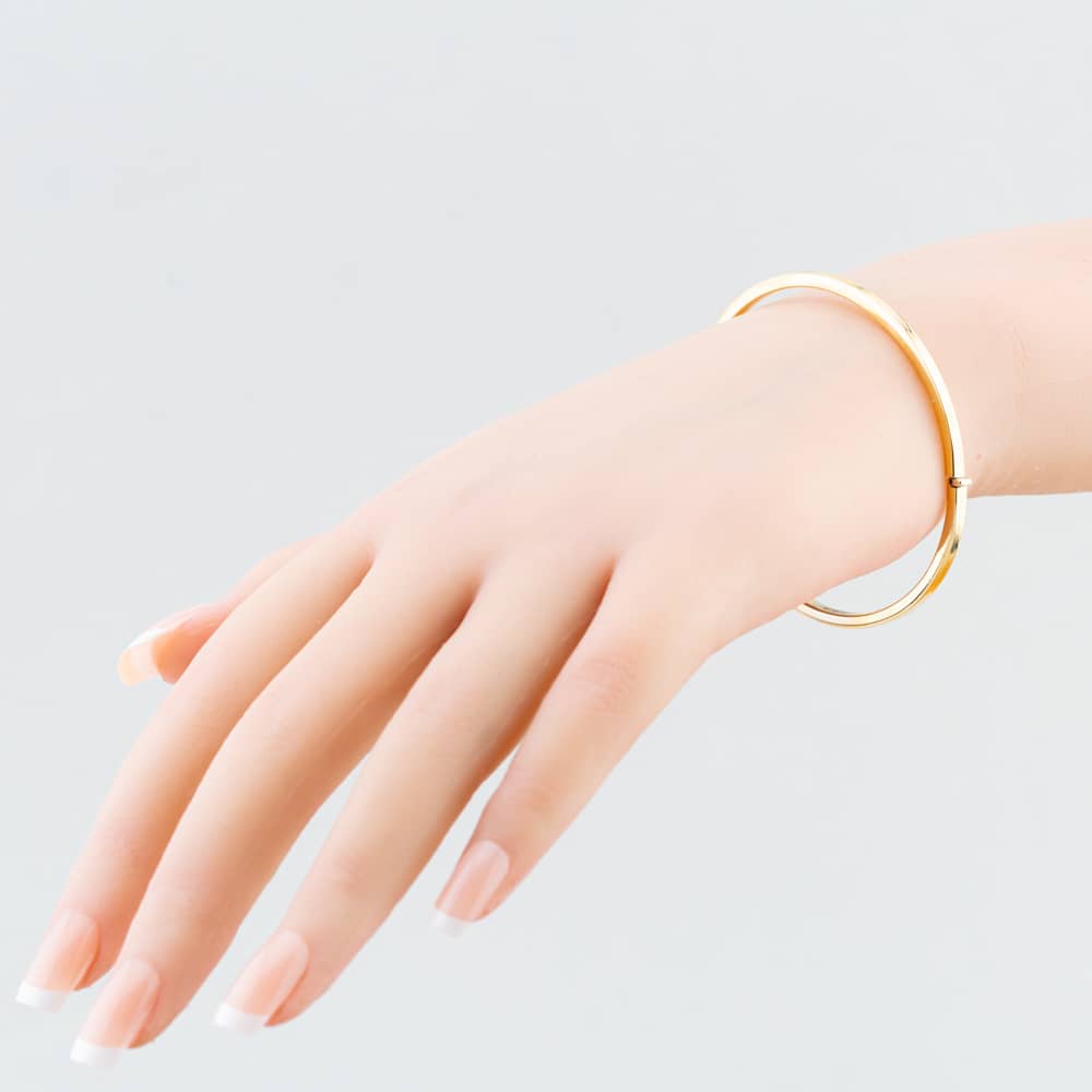 9ct Yellow Gold Plain Oval Hinged Bangle BN375