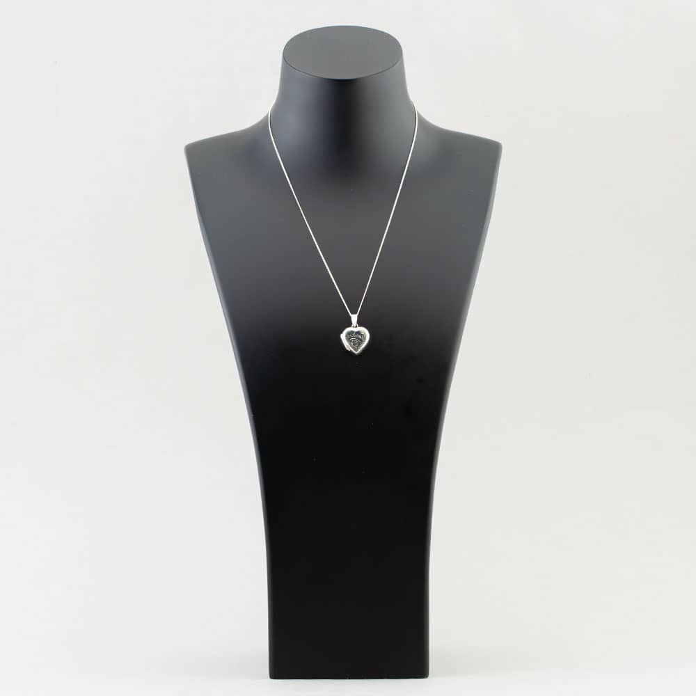 Silver Heart Engraved Locket and Chain 8.65.1273