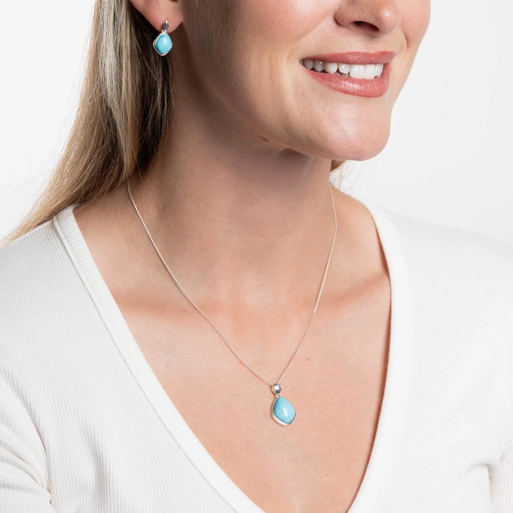 Fashionista Silver Sterling Silver Bezel Set Blue Magnesite Drop Earrings E6805T