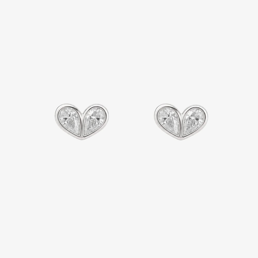 Fashionista Silver Sterling Silver Cubic Zirconia Heart Stud Earrings E6816C