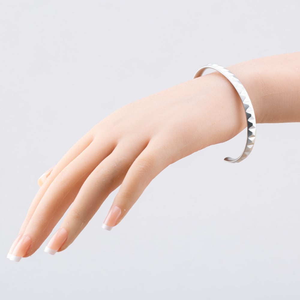 Bourne and Wilde Stainless Steel Pyramid Pattern Cuff Bangle OSB-6154S-MATT