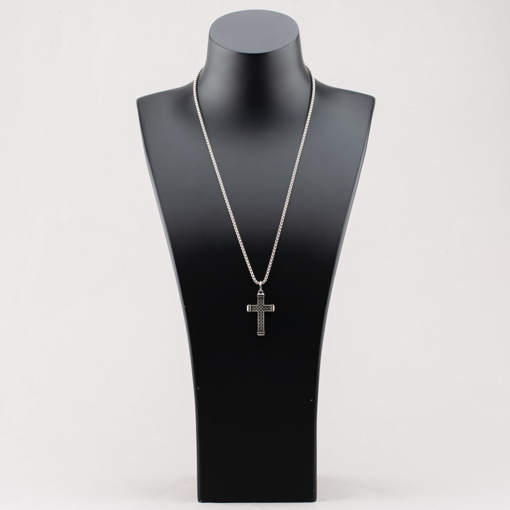 Bourne and Wilde Stainless Steel Reptile Pattern Cross Pendant Necklace OSN-427S-BX