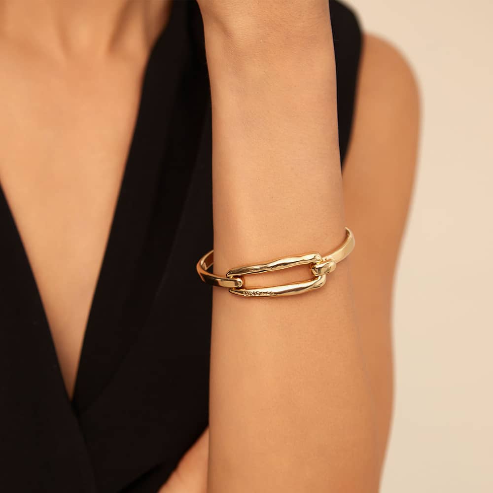 UNOde50 Amarrado Gold Plated Hook Bracelet PUL1721ORO0000L