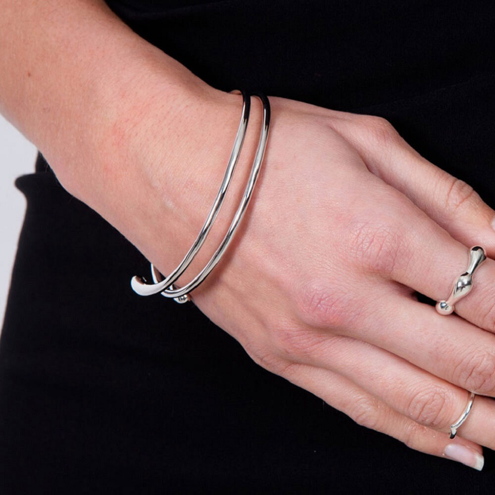 Lucy Quartermaine Silver Coil Drop Crossover Bangle DBG5