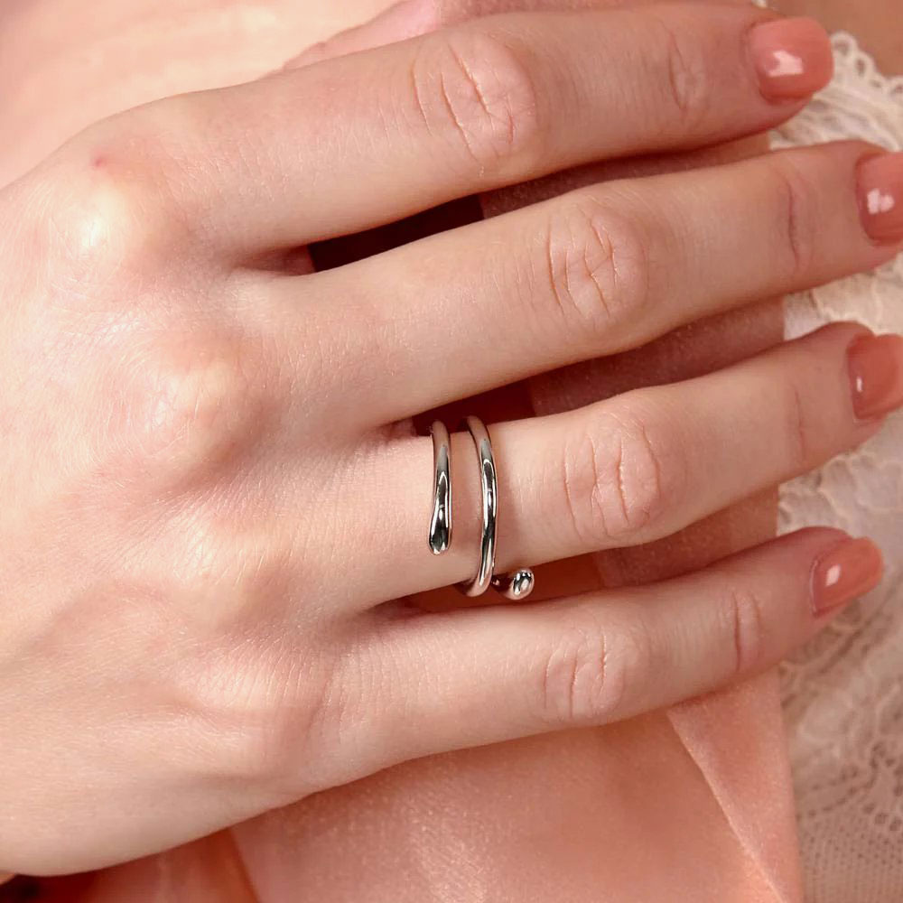 Lucy Quartermaine Silver Drop Coil Ring DR12