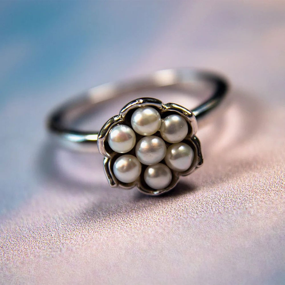 Lucy Quartermaine Silver Royal Pearl Flower Ring RR3