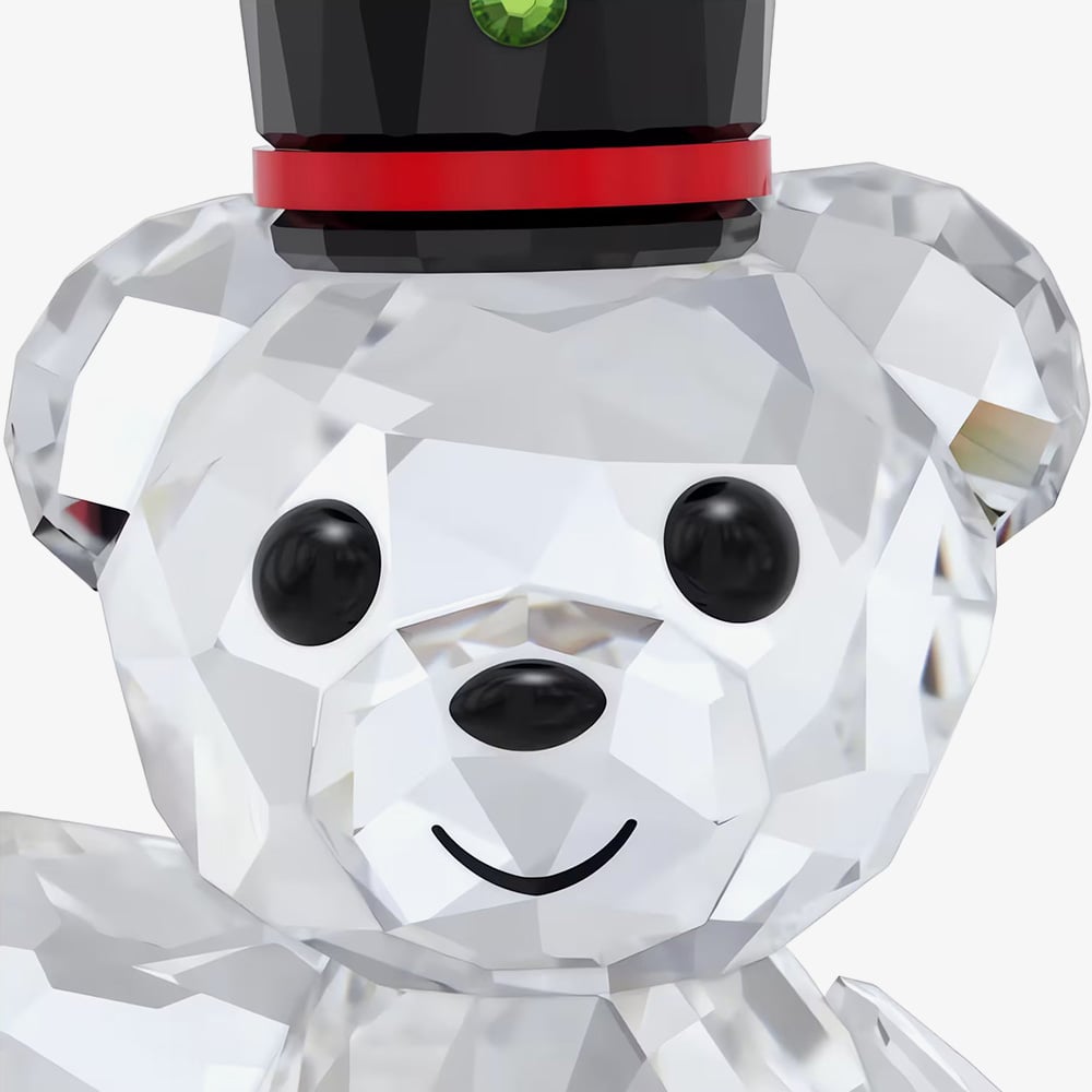 Swarovski Kris Bear Holiday Annual Edition 2025 Figurine 5701510
