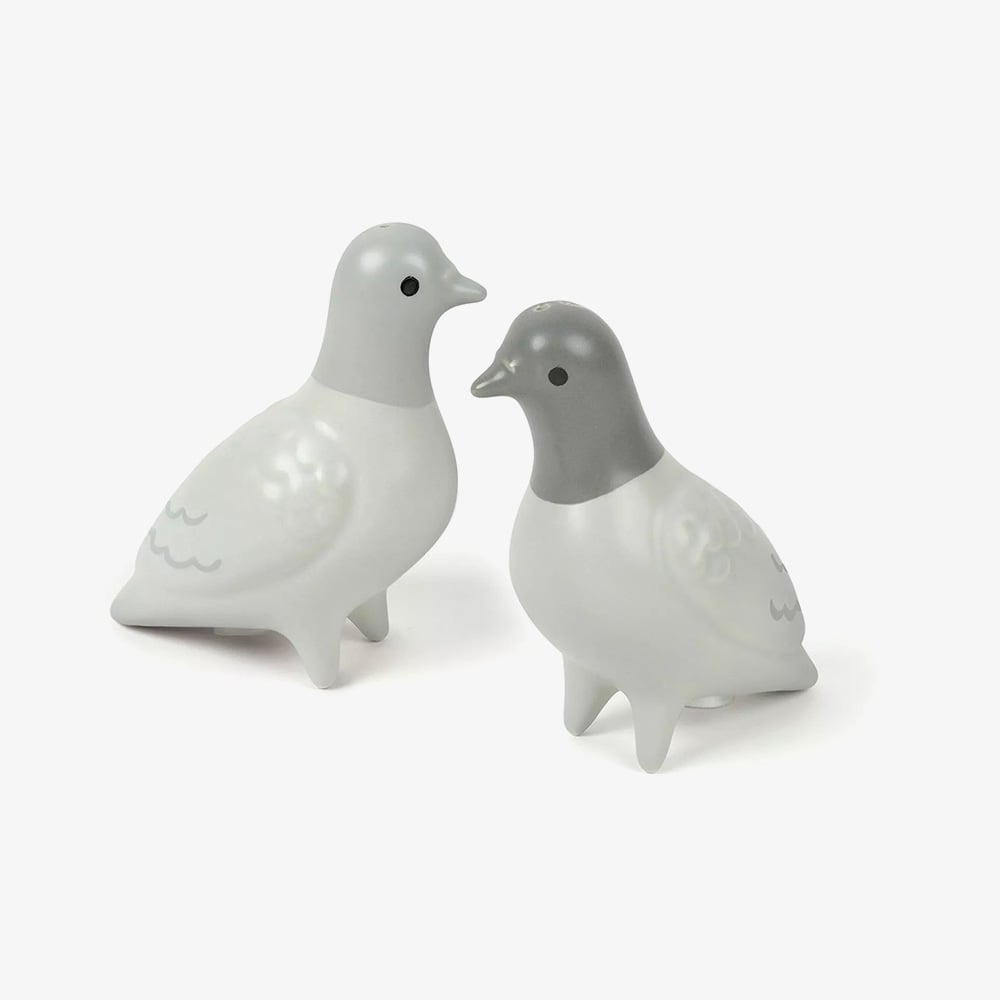 Fred Clay Pigeon Salt And Pepper Shakers Novelty 5316924