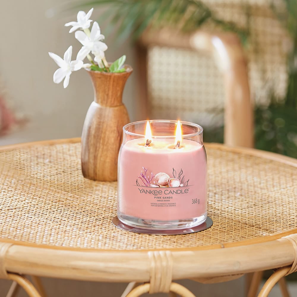 Yankee Candle Pink Sands Signature Medium Jar Candle 1629996E
