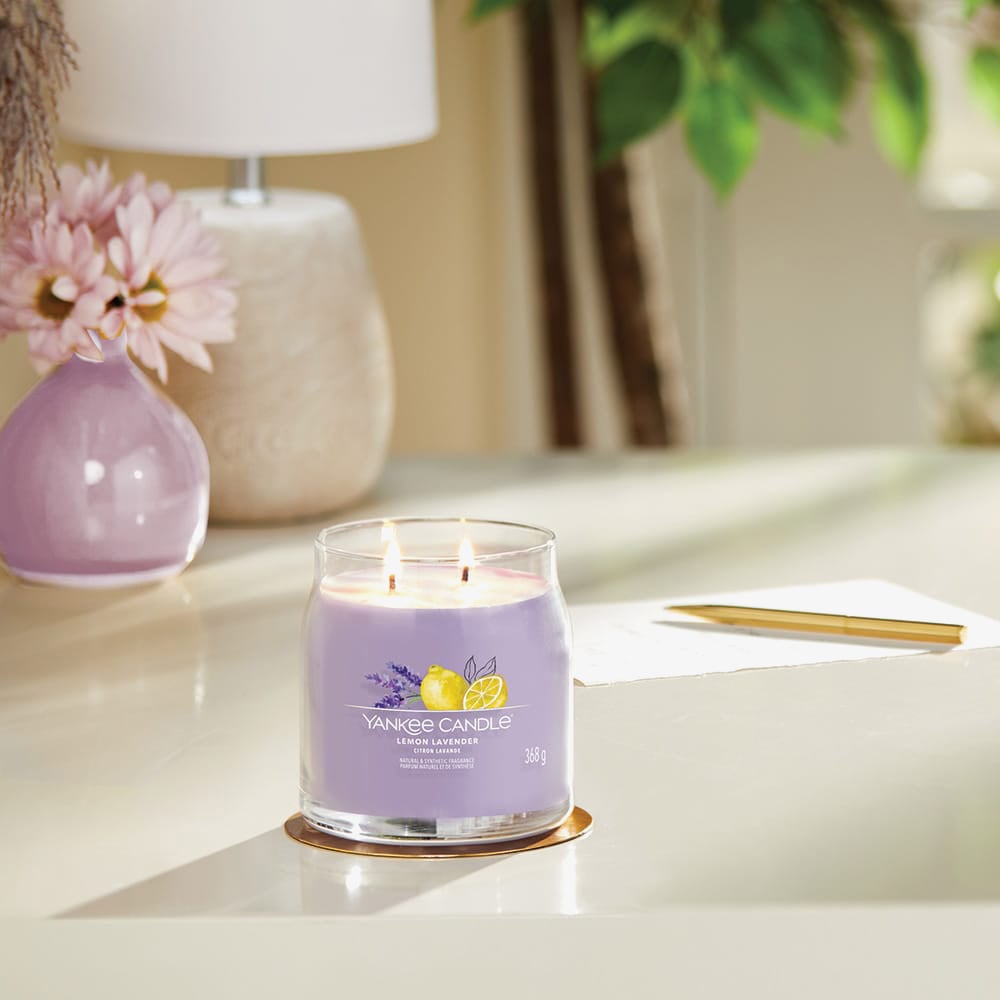 Yankee Candle Lemon Lavender Signature Medium Jar Candle 1630004E