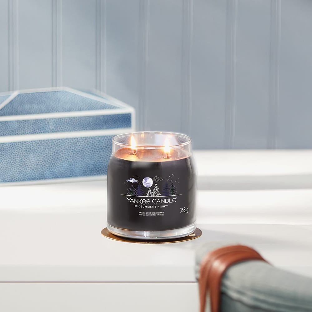 Yankee Candle Midsummers Night Signature Medium Jar Candle 1630002E